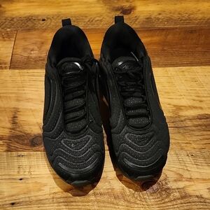 Nike Air Max 720 in the black and anthracite colorway